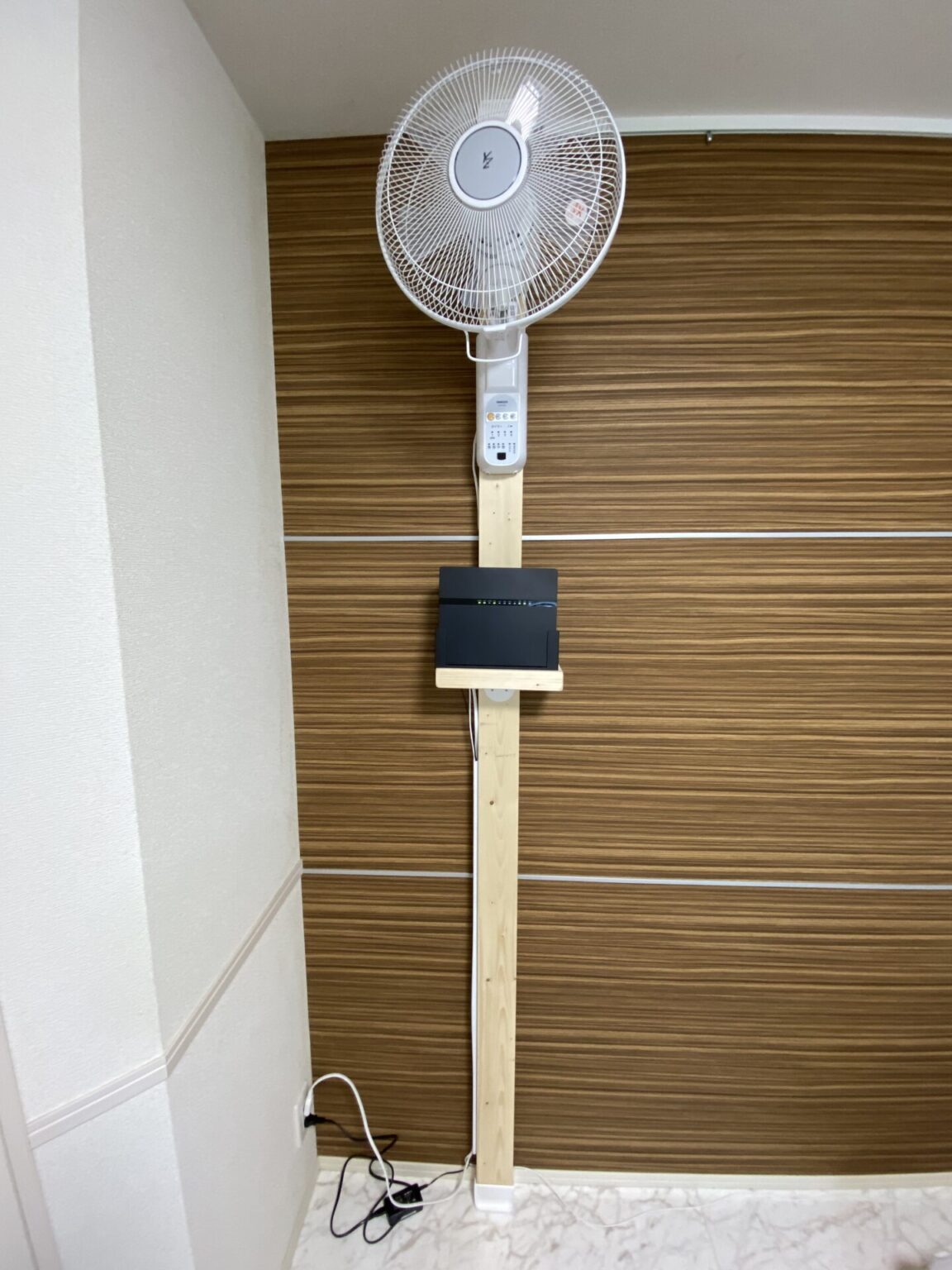 壁に穴をあけない！簡単DIYで壁掛け扇風機を設置 | 玉田光一 田舎のパパの子育てブログ